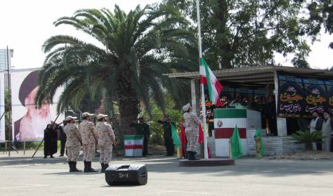 حضور کارکنان شهرداری دابودشت در صبحگاه مشترک سپاه ناحیه آمل به مناسبت هفته دفاع مقدس